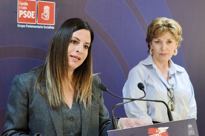 Nuria Rubio y Soraya Blázquez, durante la rueda de prensa.
