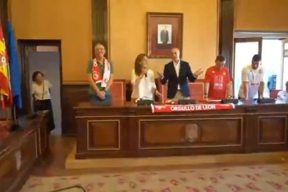 El alcalde de León salta con el "pucelano el que no bote".