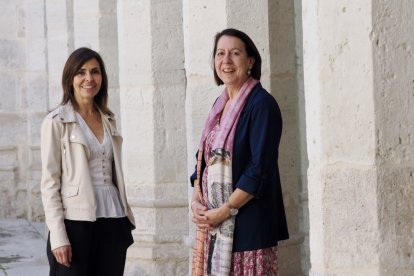 Ana Velasco y Milagros Alonso, hace unos días, en el Palacio de Santa Cruz.