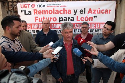 Termina la reunión entre las consejeras de Industria y de Agricultura con el comité de empresa de Azucarera de La Bañeza