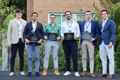 Álvaro Sánchez, 2º por la derecha, en el acto de entrega del reconocimiento