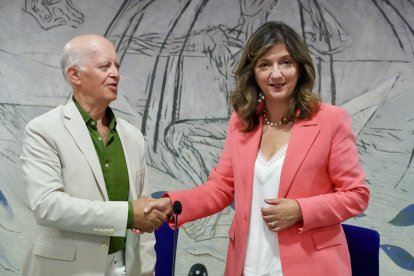 La rectora de la Universidad de León, Nuria González, y el presidente del Patronato de la Fundación Reserva de la Biosfera Alto Bernesga, Antonio García.