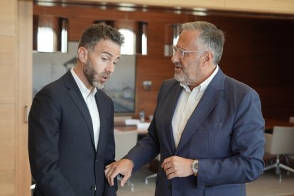 El presidente de las Cortes, Carlos Pollán, preside la comisión de seguimiento del convenio con la UEMC.