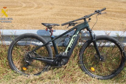 Bicicleta en la que circulaba el ciclista atropellado.