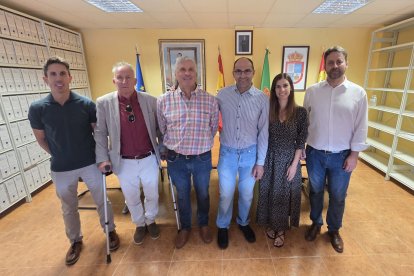 Imagen del nuevo equipo de gobierno en Santibáñez de la Sierra
