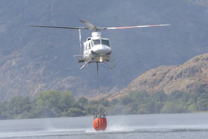 Incendio en el parque natural del lago de Sanabria y Porto