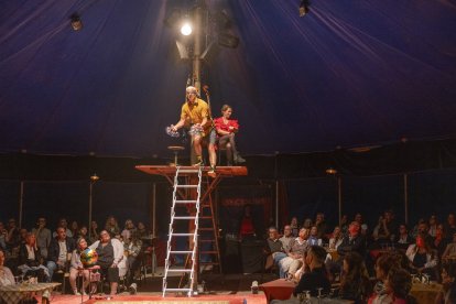 Festival Internacional de Circo, Cir&co. En la foto un momento del espectáculo 'Le cabaret renversé', de La Faux Populaire