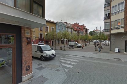 Cruce de la calle Barrio Nuevo con Puerta Nueva en Aranda de Duero (Burgos).