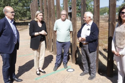 La vicepresidenta de la Junta, Isabel Blanco, se reúne con alcaldes de municipios de Sanabria afectados por los incendios