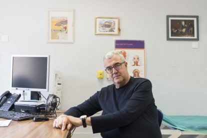 Ángel Luis Guerrero Peral, coordinador de la Unidad de Cefaleas del Clínico de Valladolid y profesor en la UVA