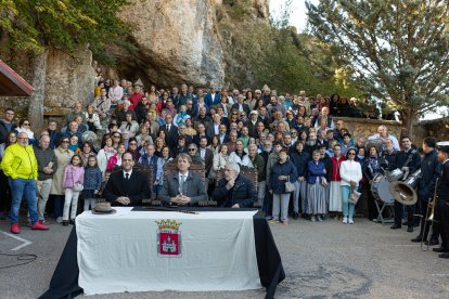 El secretario general del PSOECyL, Carlos Martínez,  asiste al acto de recreación del nombramiento de Antonio Machado como hijo adoptivo de Soria.