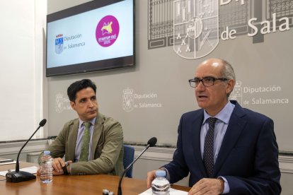 El presidente de la Diputación de Salamanca, Javier Iglesias, y el CEO de StartUp Olé, Emilio Corchado, presentan la colaboración institucional en la nueva edición de StartUp Olé 2025.