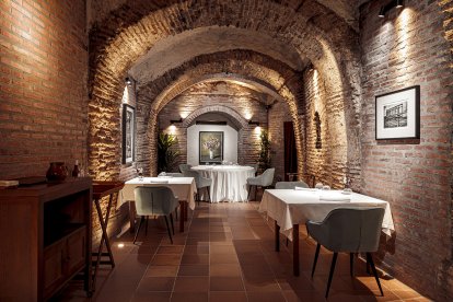 Comedor que ocupa una de las salas de la galería subterránea ubicada a 20 metros de profundidad