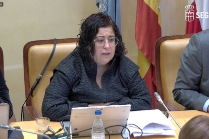 Imagen De Rosalía Serrano En Un Pleno Municipal.