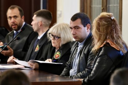 La Audiencia Provincial de León acoge la primera sesión del juicio contra A.R.T.S., al que se le acusa de los delitos de asesinato y amenazas en el ámbito familiar por presuntamente haber matado a su madre durante la navidad de 2022