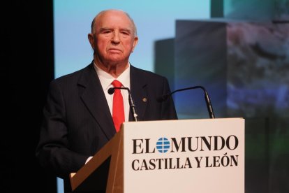 Jesús Yllera, alma mater del grupo Yllera, durante su discurso en los Premios La Posada
