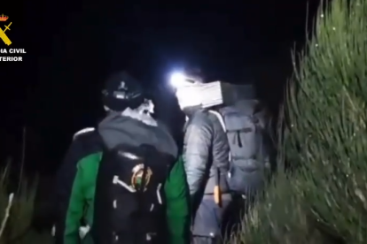 Rescatan a dos jóvenes desorientados en la Sierra de Gredos