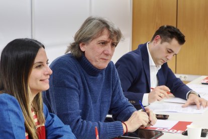 El secretario de Organización del PSOE de Castilla y León, Daniel de la Rosa, comparece tras el Plenario de la Comisión Ejecutiva Autonómica (CEA) del PSCyL, presidida por su secretario autonómico, Carlos Martínez