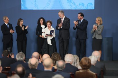 María Teresa Rodríguez, presidenta de honor de Galletas Gullón, recibe el IX Premio Reino de España a la Trayectoria Empresarial