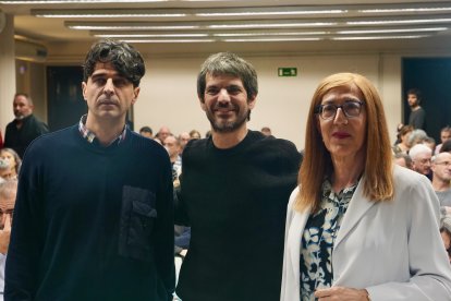 El ministro de Cultura Ernest Urtasun; el coordinador de IU en Castilla y León, Juan Gascón, y la cocoordinadora general de Movimiento SUMAR Castilla y León, Marina Echebarría Sáenz participan en el ‘Encuentro con la Cultura de Castilla y León