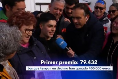 Álvaro, el joven que compró el número premiado.