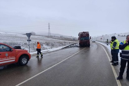 Un fallecido al colisionar un turismo y un camión en la CL-626 en Guardo (Palencia)
