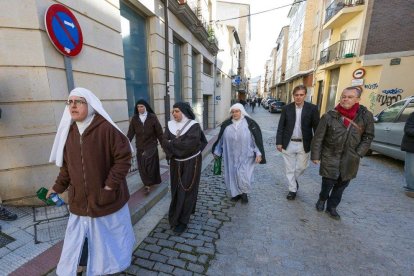 Cuatro de las exclarisas acuden a una de sus comparecencias al juzgado