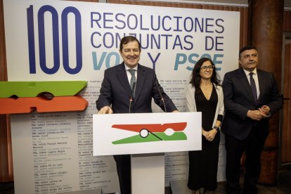 Alfonso Fernández Mañueco, en su comparecencia ante los medios en Ávila.