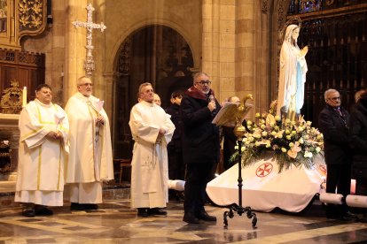 Procesión de antorchas de la Hospitalidad de Nuestra Señora de Lourdes