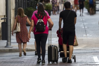 Turistas por las calles de Valladolid, en una imagen de archivo.