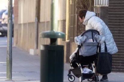 Imagen de archivo de un carrito de bebé.