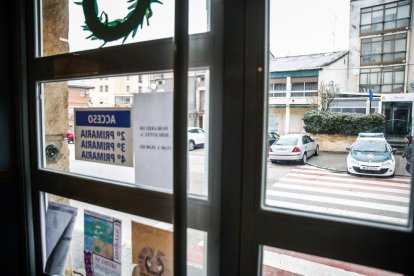 El colegio de Navaleno ha necesitado de vigilancia por los actos delincuentes protagonizados por este vecino.