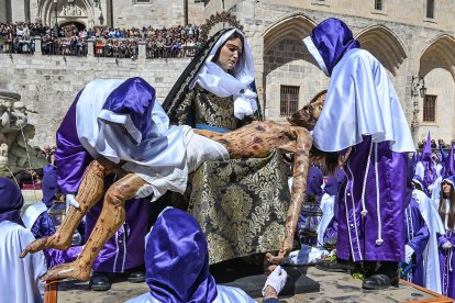 Acto del Desenclavo de la Cruz de la Semana Santa de Burgos