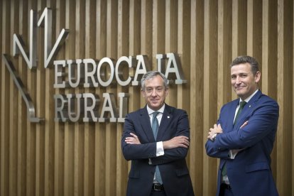 El presidente de Eurocaja Rural, Javier López Martín, y el director general, Víctor Manuel Martín en una imagen de archivo.