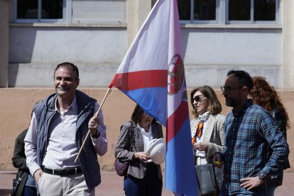 Concentración en Ponferrada de abogados y procuradores, entre los que se encuentra el número dos del partido popular en León, Neftalí Fernández.
