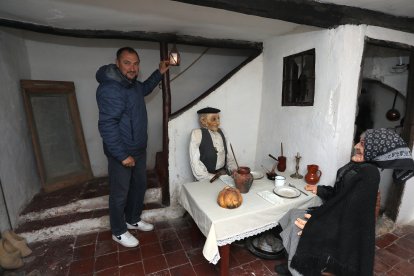Casa del Abuelo en Cevico de la Torre(Palencia), casa del siglo XIX donde se muestra se muestra el ambiente de una casa de agricultores con sus muebles y objetos de uso diario