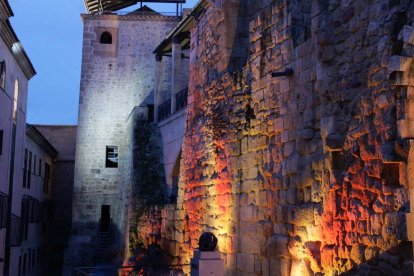 La muralla y el entorno de la Cueva de Salamanca, escenario histórico envuelto en leyendas sobre enseñanzas ocultas