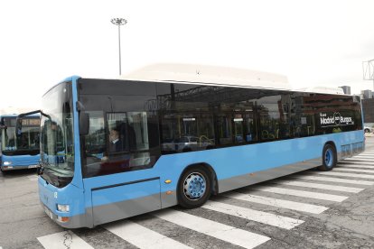 Acto de entrega de 40 autobuses de la ciudad de Madrid a Burgos