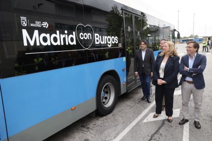 Acto de entrega de 40 autobuses de la ciudad de Madrid a Burgos