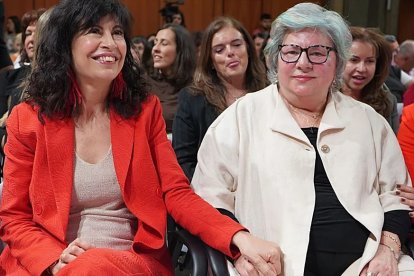ANA REDONDO Y DOLORES VÁZQUEZ