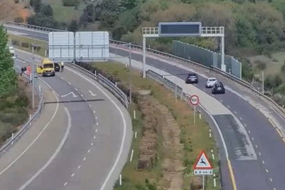 La A-6 cortada en sentido Madrid.