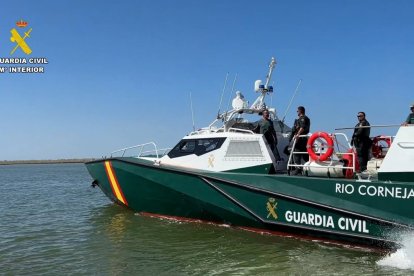 Una lancha de la Guardia Civil