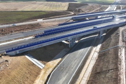 Plataforma entre Amusco y Osorno de la conexión AVE Palencia-Cantabria.