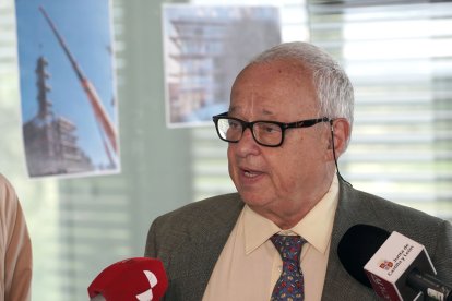El consejero de Cultura, Turismo y Deporte, Gonzalo Santonja, visita el Centro de Conservación y Restauración de Bienes Culturales de Castilla y León
