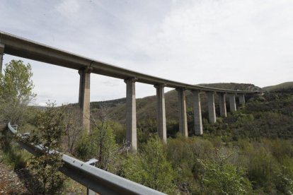 El viaducto de Tremor de la autovía A-6.