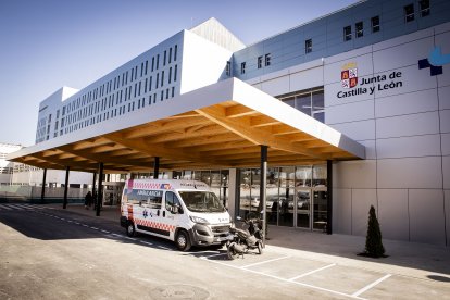 Entrada al Hospital Universitario Santa Bárbara de Soria.