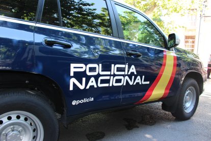 Imagen de un coche patrulla de la Policía Nacional