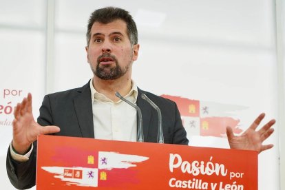 Luis Tudanca en rueda de prensa, en una foto de archivo.