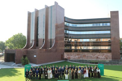 Acto de bienvenida a los 93 estudiantes universitarios que inician un nuevo periodo de prácticas formativas en Eurocaja Rural.