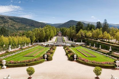 La restaurada Fuente de la Cascada de La Granja será encendida de forma extraordinaria

CIERRE ANTICIPADO DE LA TE
